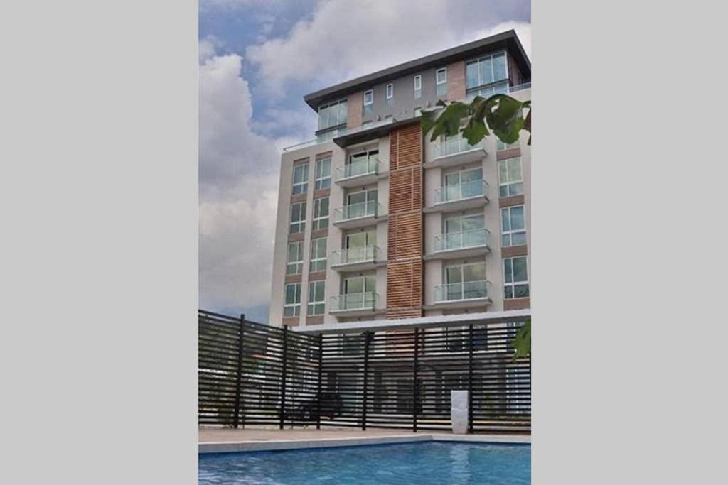 Moderno Y Acogedor Condominio En Zona Exclusiva サン・ペドロ・スーラ エクステリア 写真